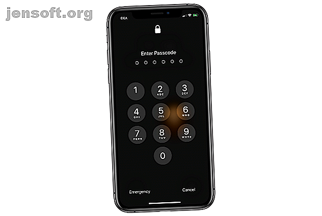 Wachtwoord van uw iPhone of iPad vergeten en uw apparaat is uitgeschakeld?  U kunt als volgt een uitgeschakelde iPhone of iPad ontgrendelen en gegevens herstellen.