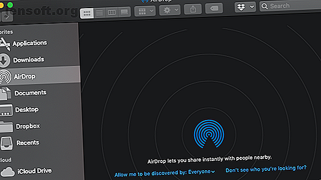 Apples AirDrop er en praktisk service, der giver dig mulighed for at overføre filer mellem Mac- og iOS-enheder.  Sådan bruges det.