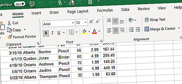 Ruban Excel déposé sur la feuille de calcul