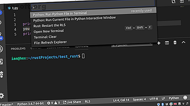 La palette de commandes Code-OSS, exécutant le code Python dans le terminal intégré