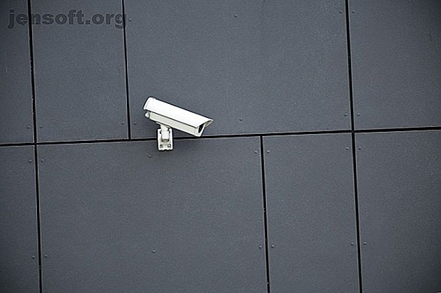 Caméra de sécurité sur l'immeuble de bureaux