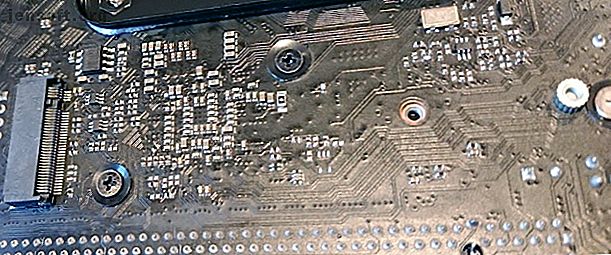 Un socket M.2 SSD sur une carte mère de bureau